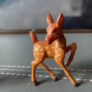 LHXMAS 1pc PVC Mini Elnių Pasakų Sodo Miniatiūros Namų Dekoro Anime Lėlių Gyvūnų Veiksmų Bambi Statulėlės Micro Kraštovaizdžio