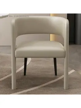 Italijos šviesos prabangus valgomasis kėdės, modernaus minimalistinio odos kėdė kūrybinis dizainas restoranas kėdė namų makiažo kėdės porankiai